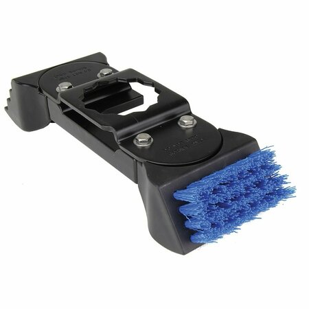 REESE HITCH MOUNTED BOOT BRUSH 7074100